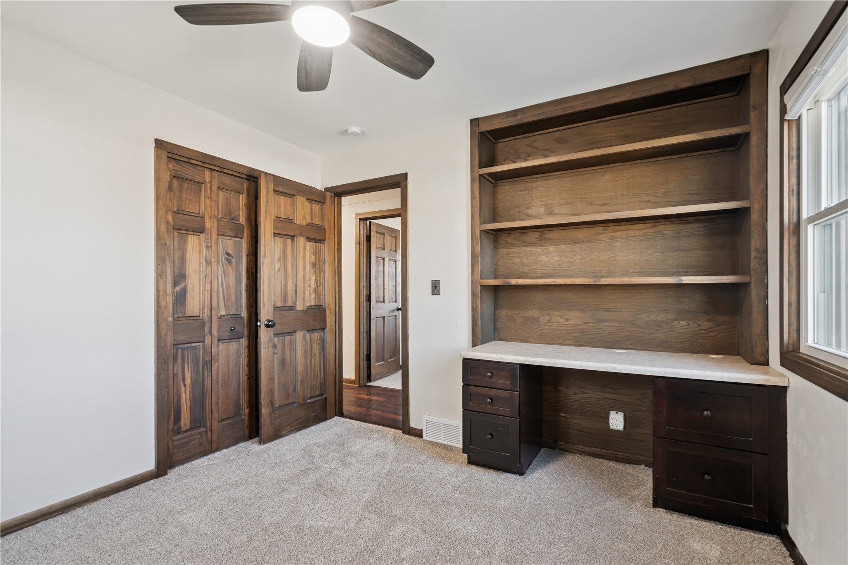 1536 Woodside Drive NW Cedar Rapids IA 52405