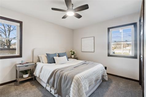 1536 Woodside Drive NW Cedar Rapids IA 52405