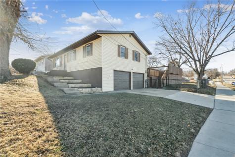 1536 Woodside Drive NW Cedar Rapids IA 52405