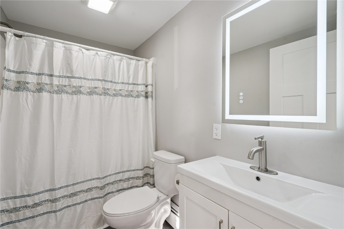 809 Jefferson Avenue Lowden IA 52255