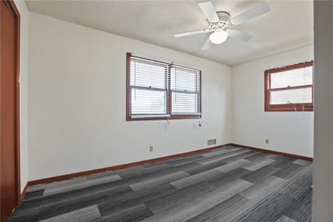 2815 Glen Elm NE Cedar Rapids IA 52402