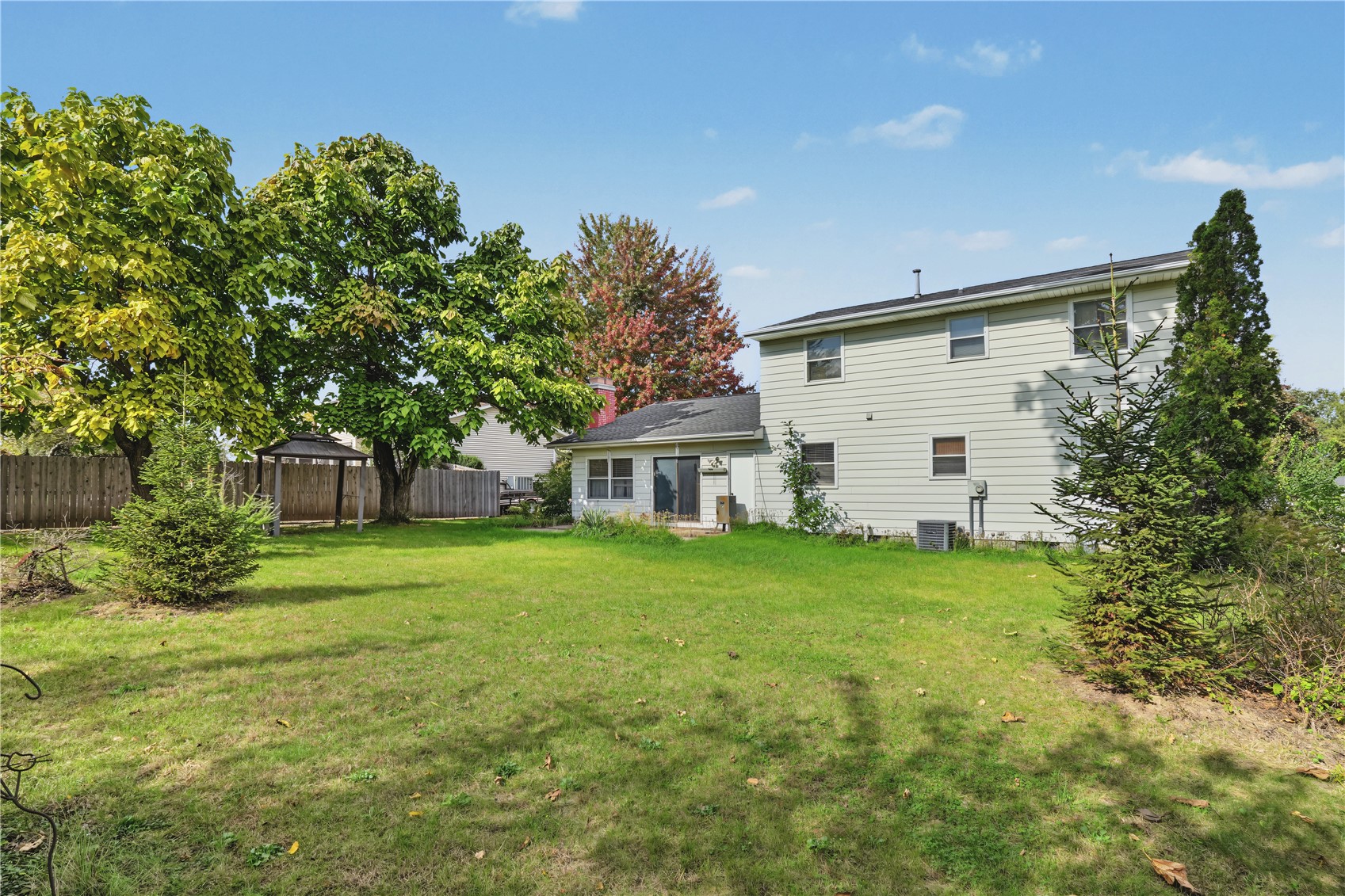 2815 Glen Elm NE Cedar Rapids IA 52402