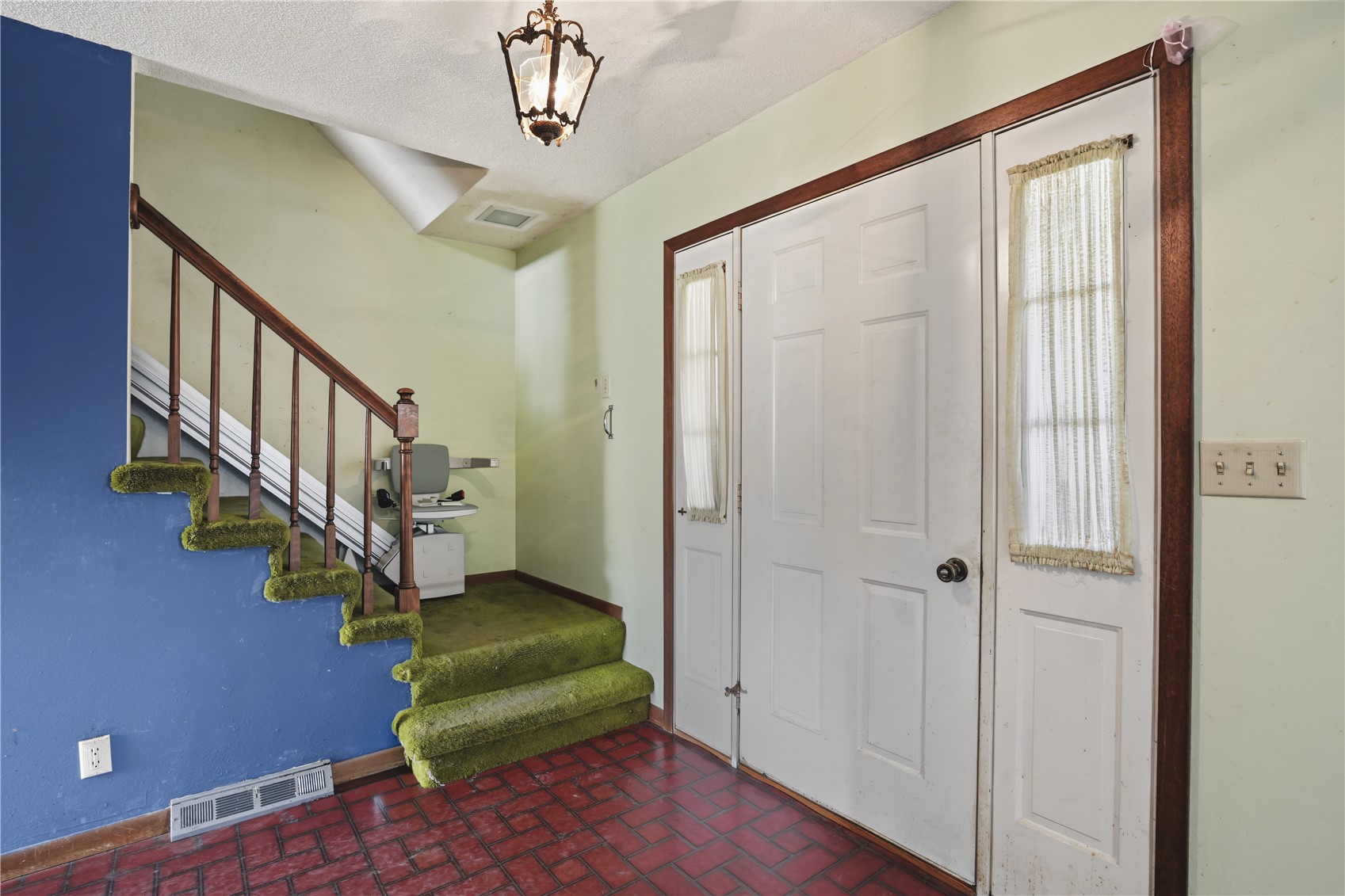 2815 Glen Elm NE Cedar Rapids IA 52402