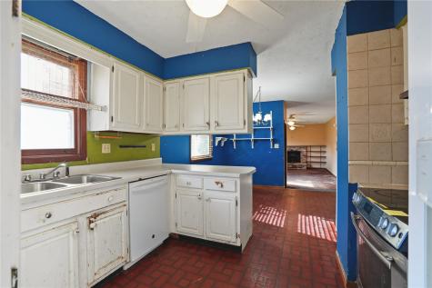 2815 Glen Elm NE Cedar Rapids IA 52402