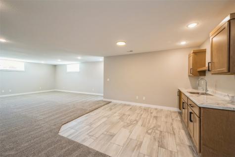 629 Pointer Circle Center Point IA 52213