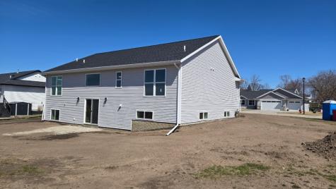629 Pointer Circle Center Point IA 52213