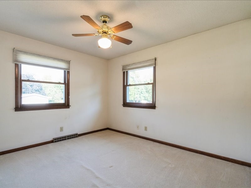 270 Tomahawk Trail SE Cedar Rapids IA 52403