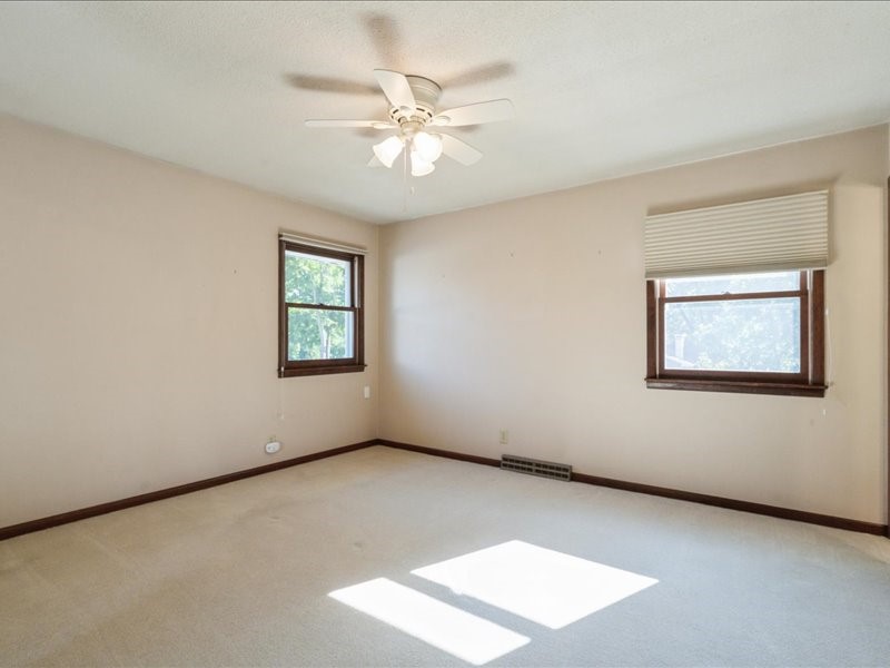 270 Tomahawk Trail SE Cedar Rapids IA 52403
