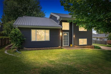 2154 26th Street NW Cedar Rapids IA 52405