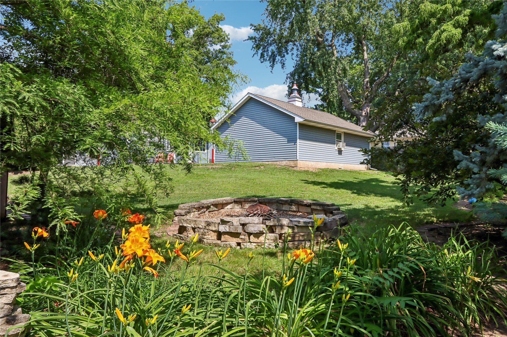 532 Olive Street Iowa City IA 52246
