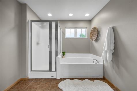 2812 Broken Woods Drive Coralville IA 52241