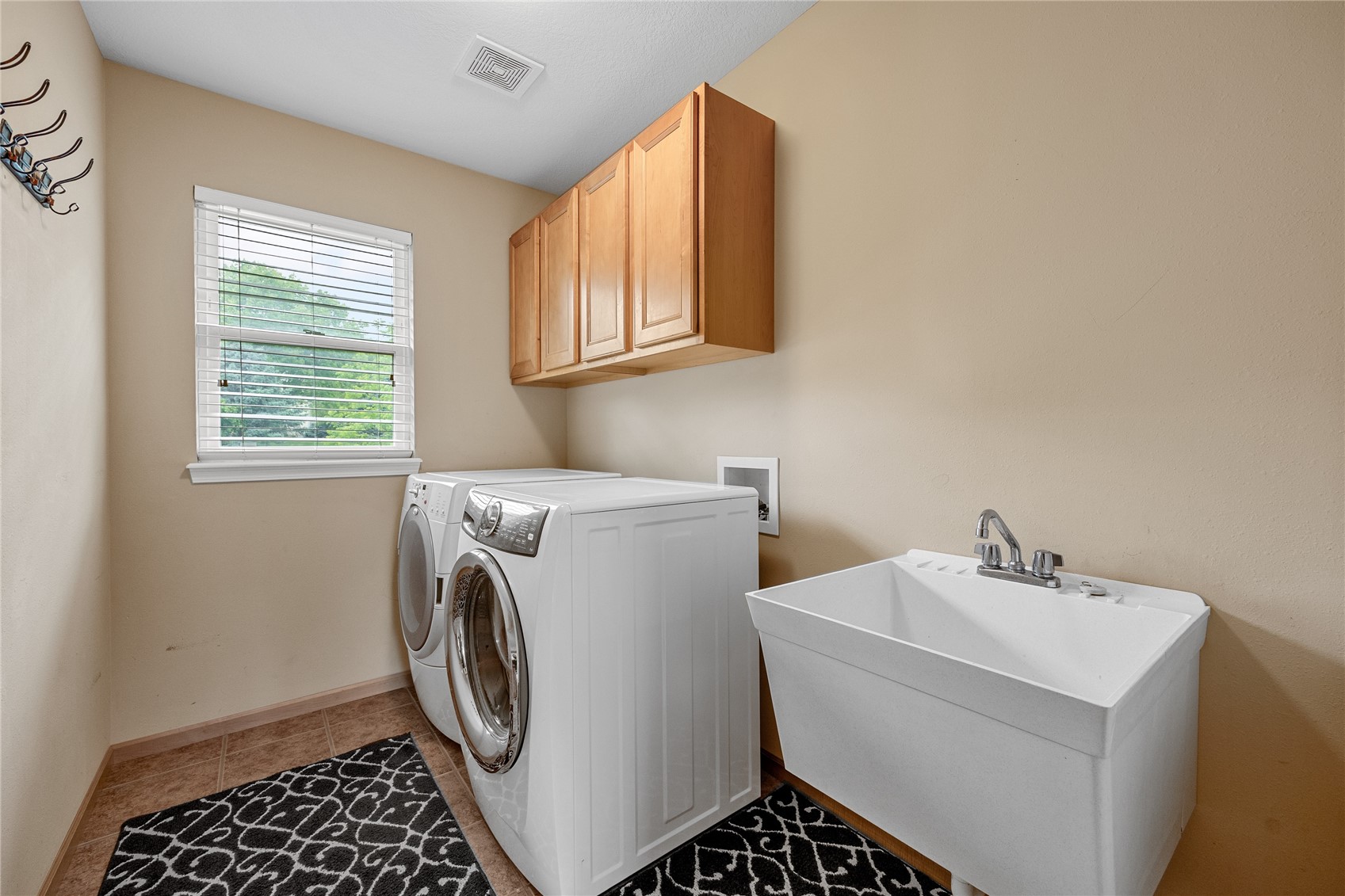 2812 Broken Woods Drive Coralville IA 52241