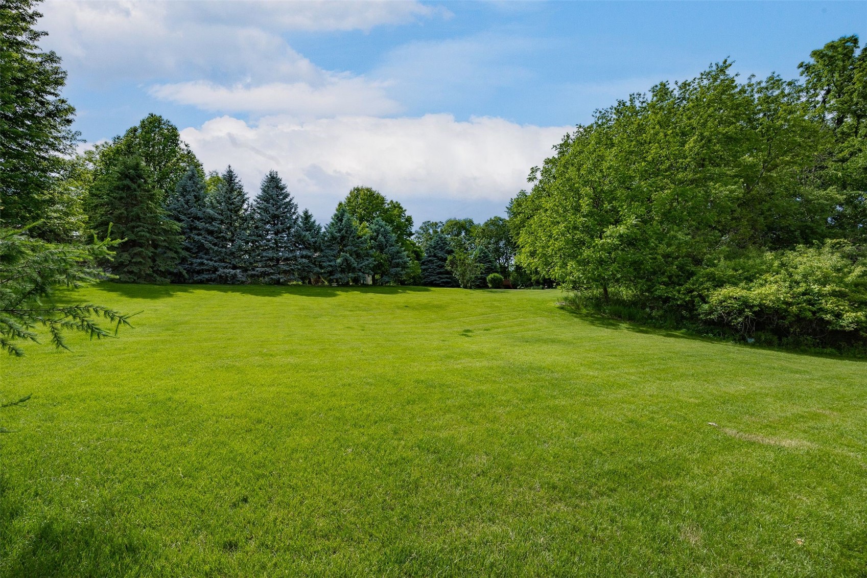 2812 Broken Woods Drive Coralville IA 52241
