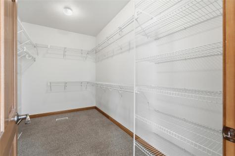 6500 White Gate Court Marion IA 52302