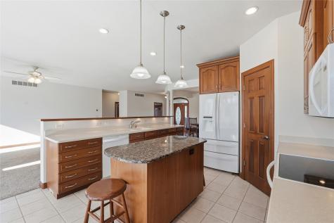 6500 White Gate Court Marion IA 52302
