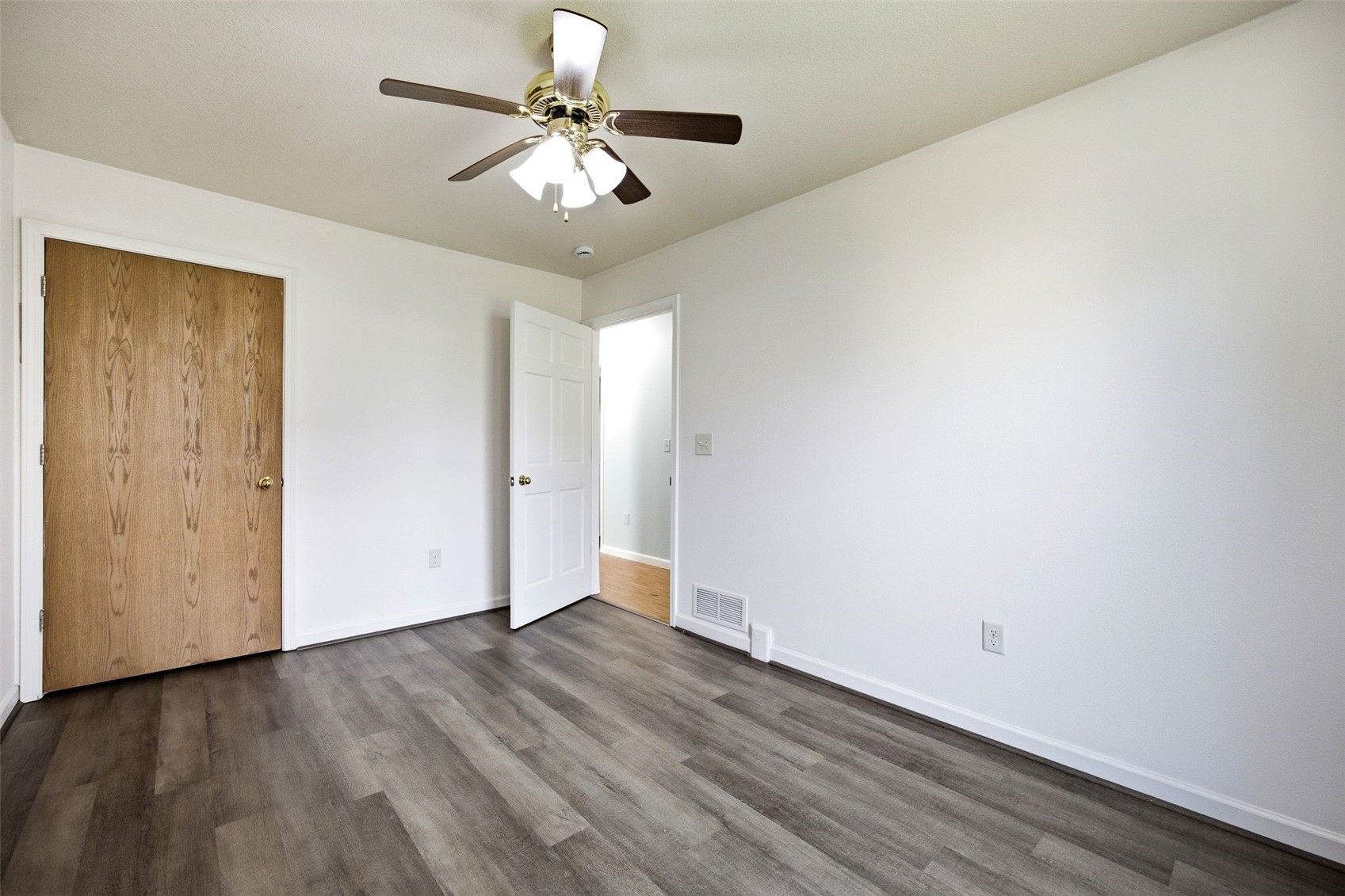 1542 Dickenson Lane Iowa City IA 52240