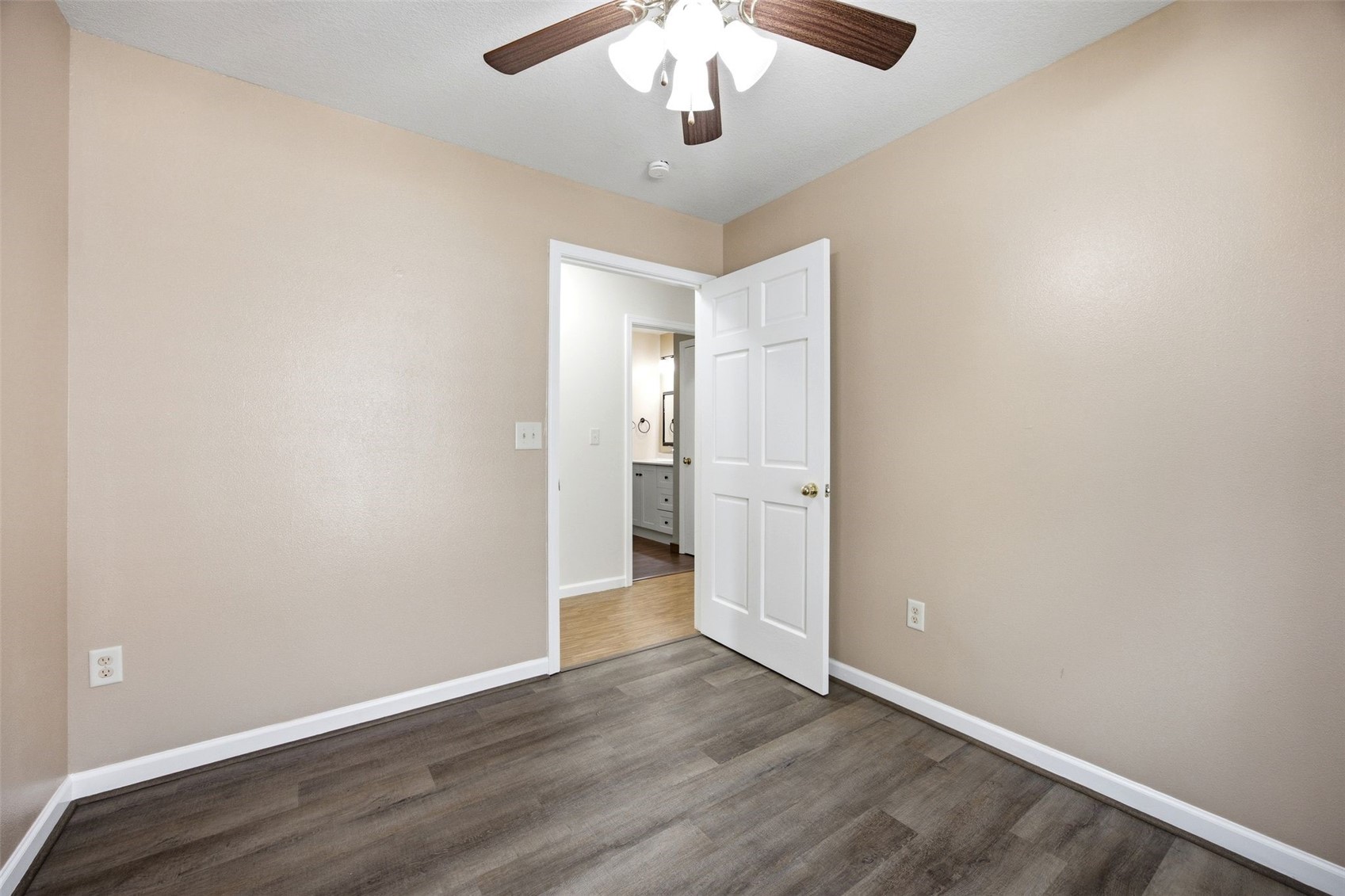 1542 Dickenson Lane Iowa City IA 52240