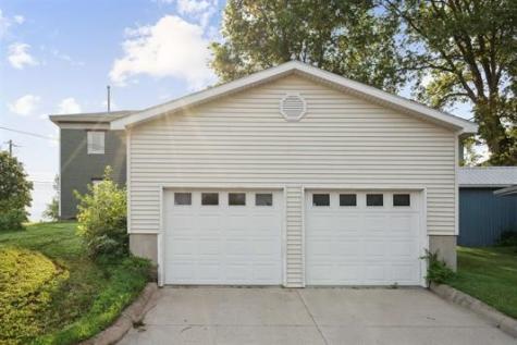 611 3rd Avenue NE Independence IA 50644