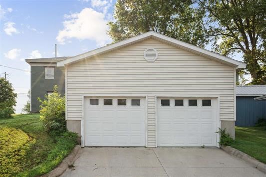 611 3rd Avenue NE Independence IA 50644