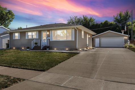 3111 Ravenwood Terrace Cedar Rapids IA 52405