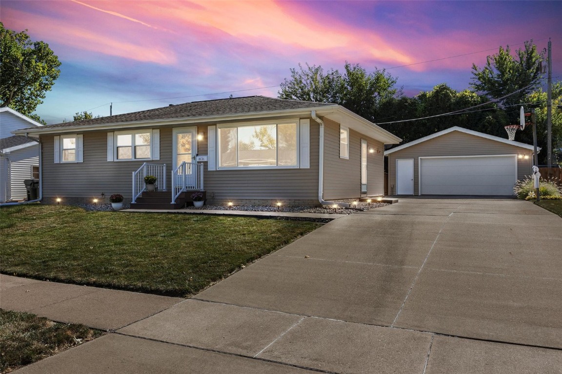 3111 Ravenwood Terrace Cedar Rapids IA 52405