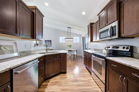 19 Eversull Lane Iowa City IA 52245