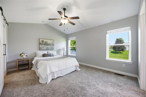 19 Eversull Lane Iowa City IA 52245