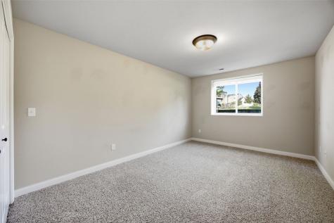 19 Eversull Lane Iowa City IA 52245