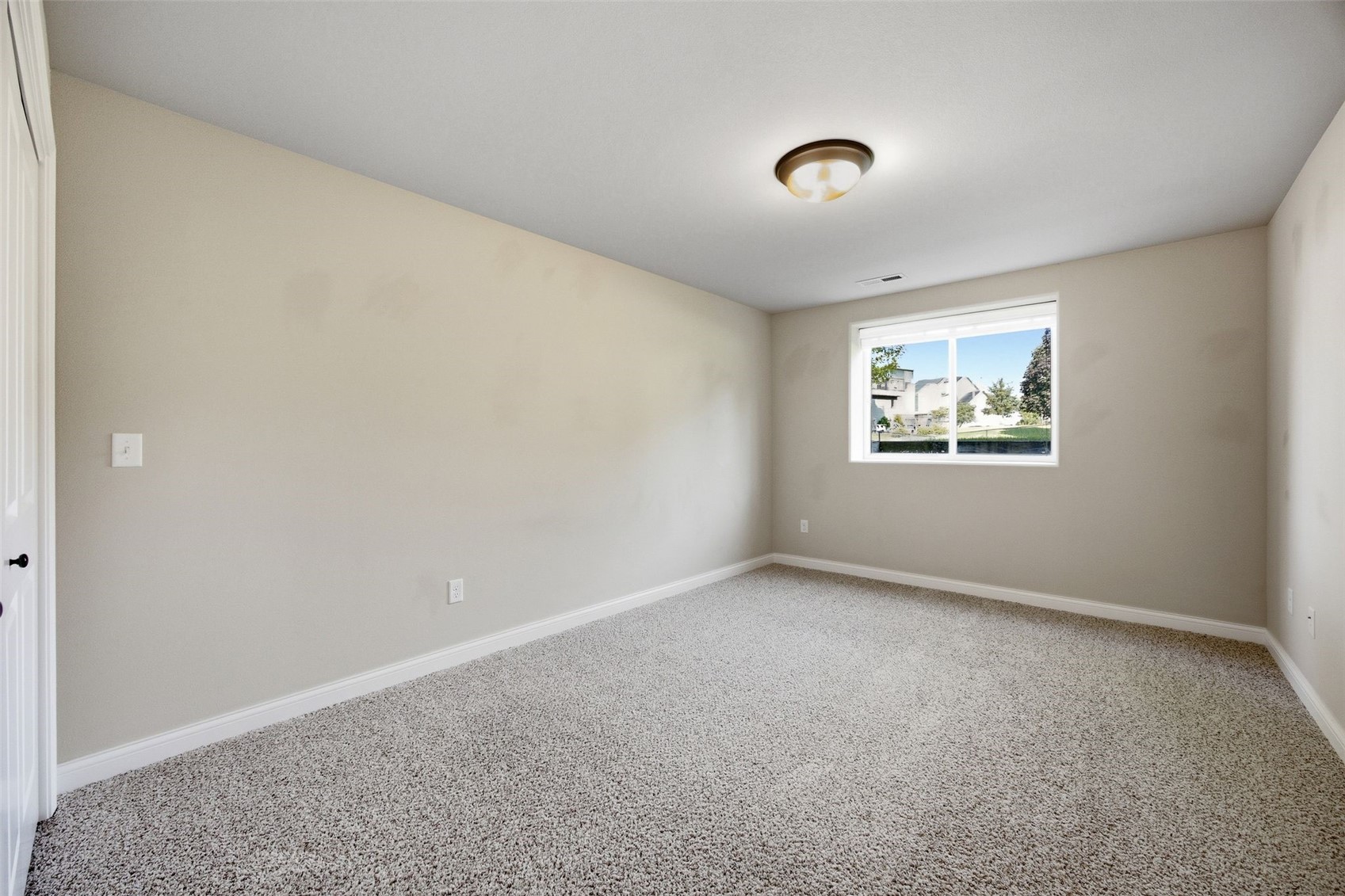 19 Eversull Lane Iowa City IA 52245