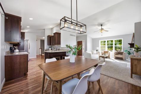 19 Eversull Lane Iowa City IA 52245