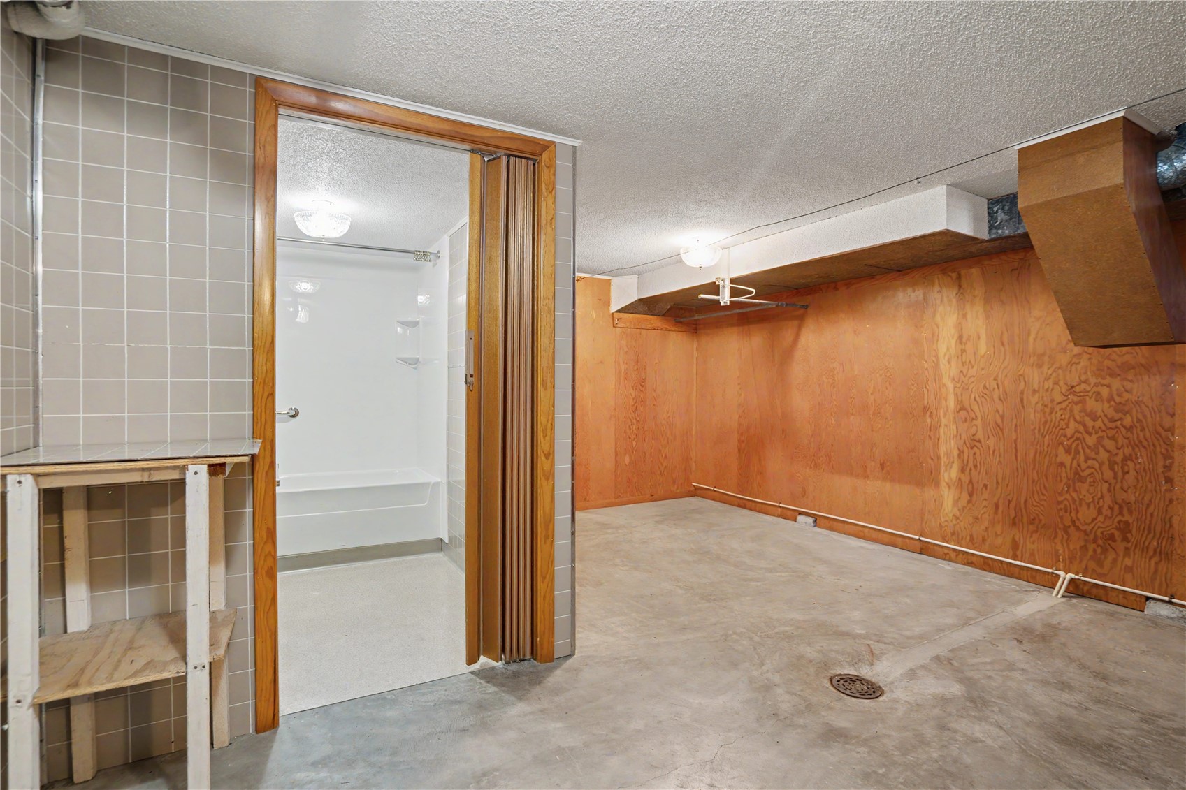 901 Mckinley Avenue Lowden IA 52255