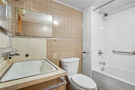 901 Mckinley Avenue Lowden IA 52255