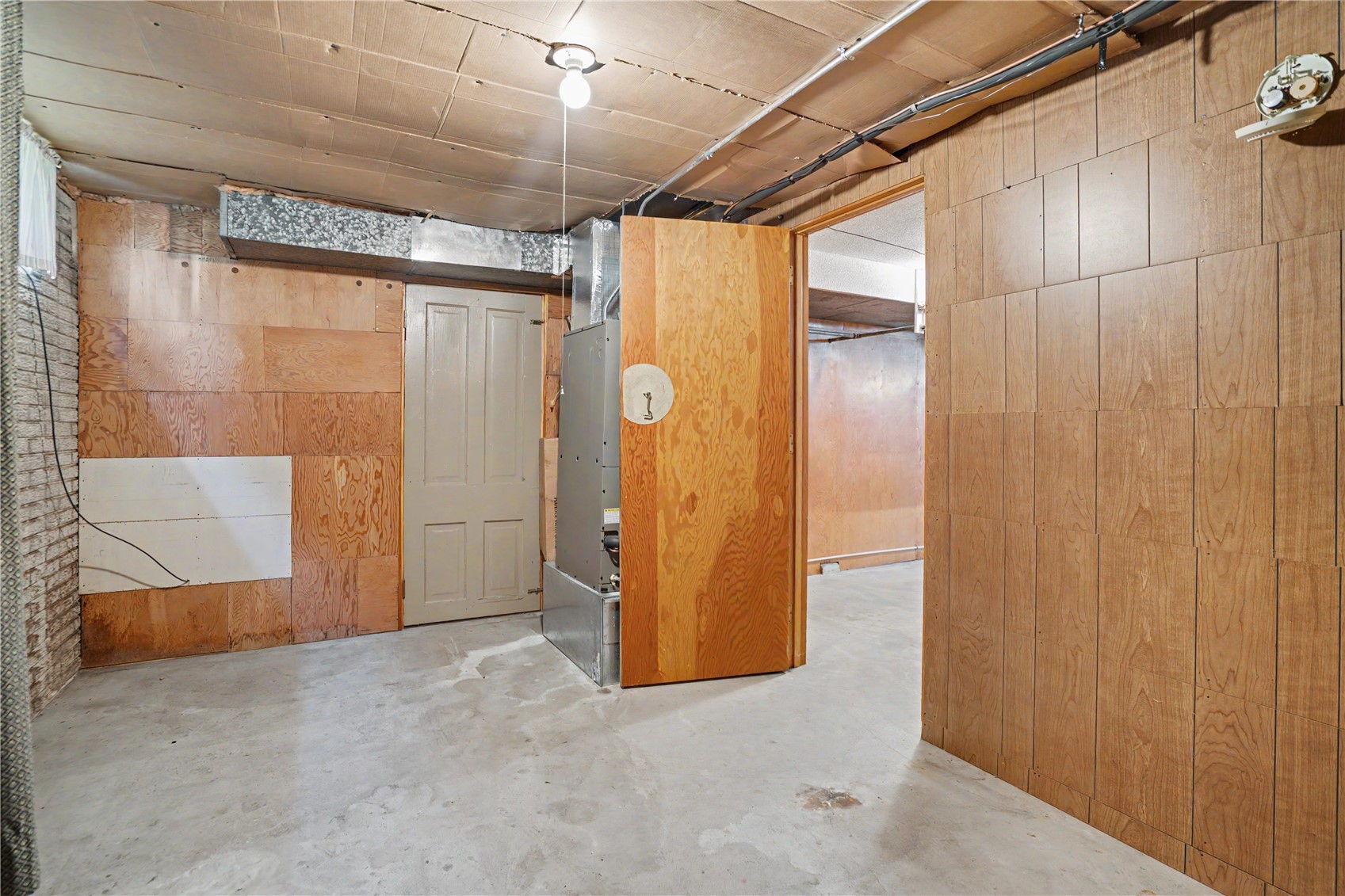 901 Mckinley Avenue Lowden IA 52255