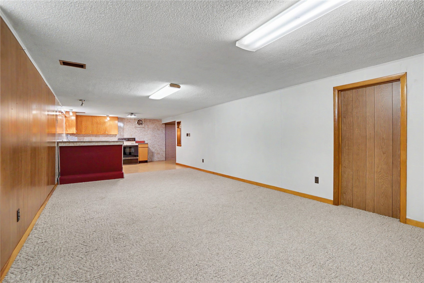 901 Mckinley Avenue Lowden IA 52255