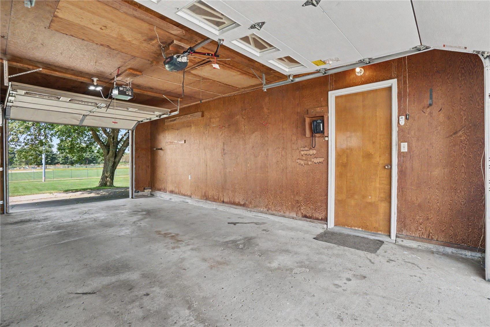 901 Mckinley Avenue Lowden IA 52255