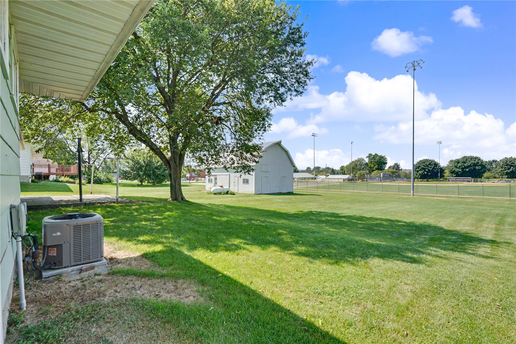 901 Mckinley Avenue Lowden IA 52255