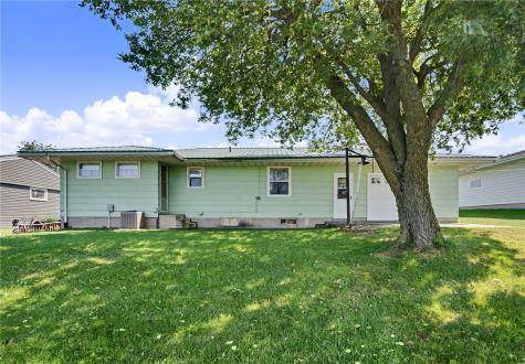 901 Mckinley Avenue Lowden IA 52255