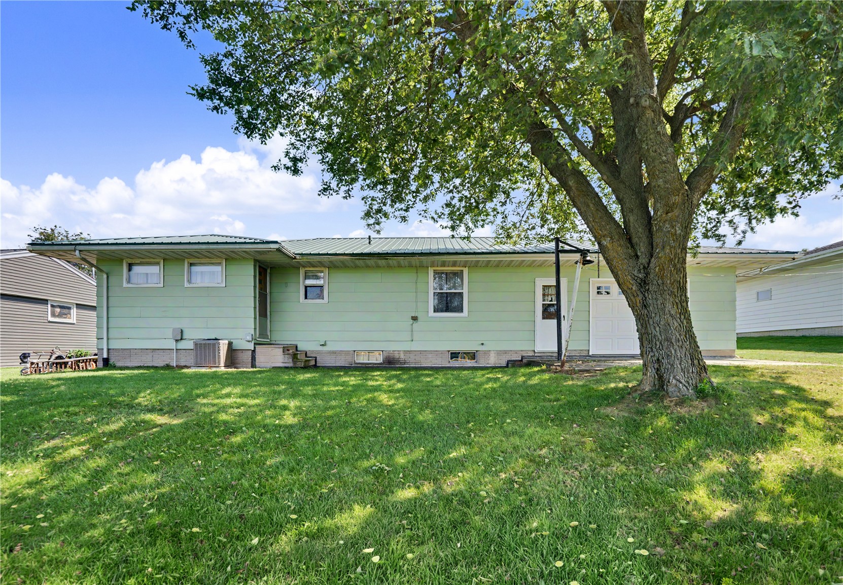 901 Mckinley Avenue Lowden IA 52255