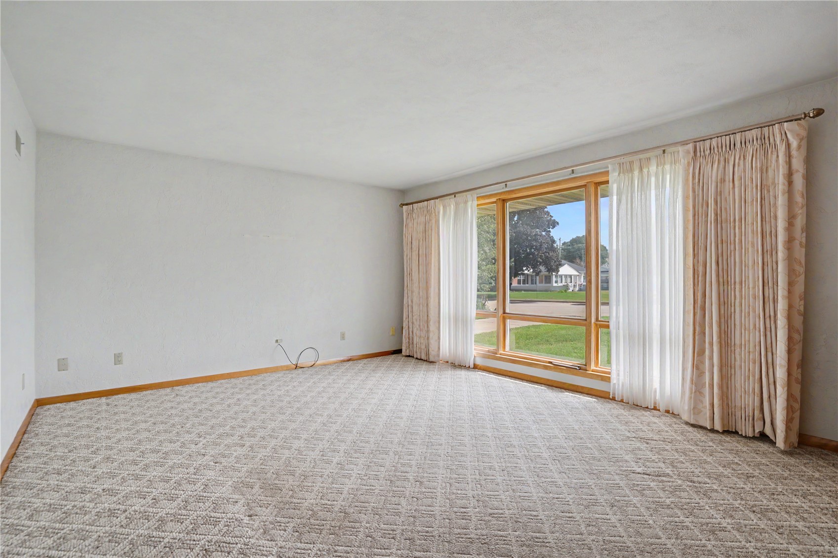 901 Mckinley Avenue Lowden IA 52255