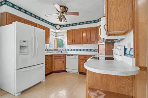 901 Mckinley Avenue Lowden IA 52255