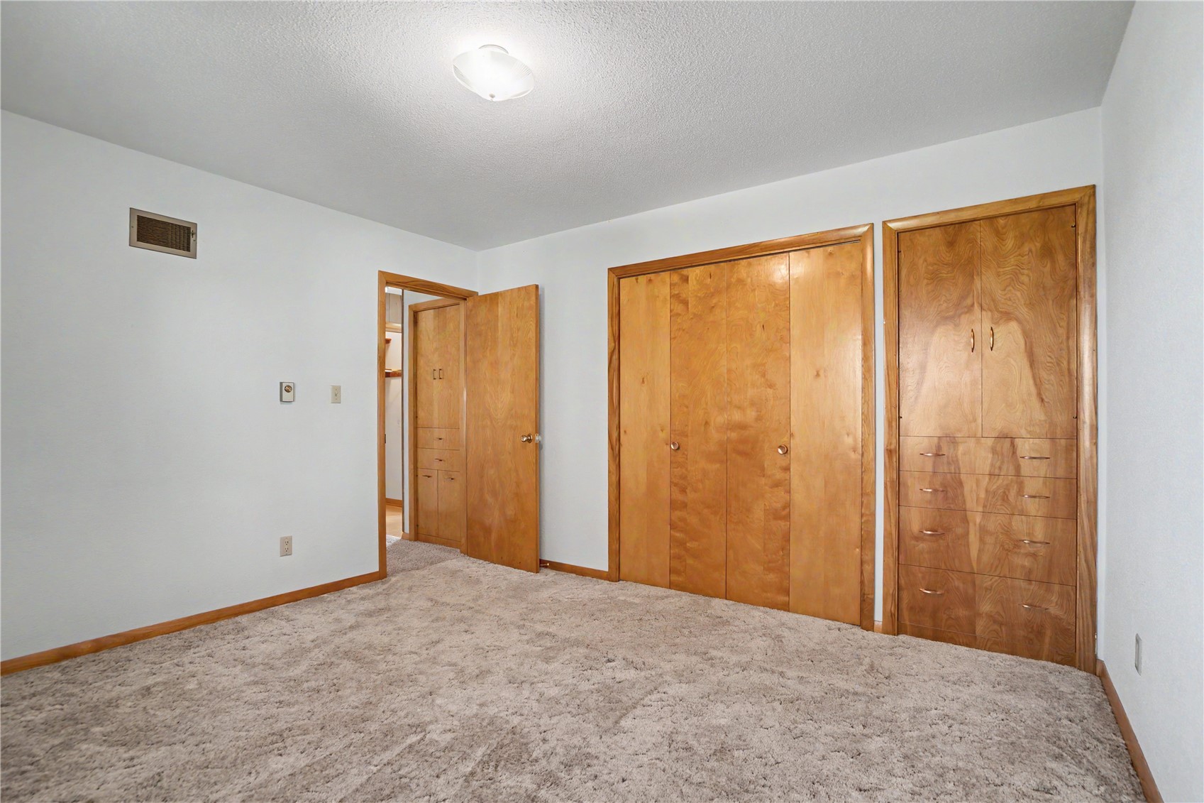 901 Mckinley Avenue Lowden IA 52255