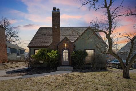 217 23rd Street Drive Cedar Rapids IA 52403