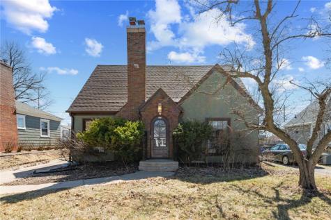 217 23rd Street Drive Cedar Rapids IA 52403