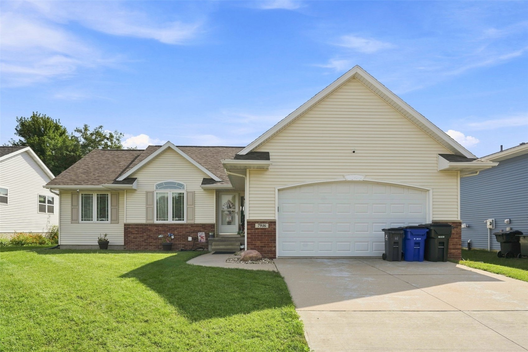 7916 Westfield Drive NE Cedar Rapids IA 52402