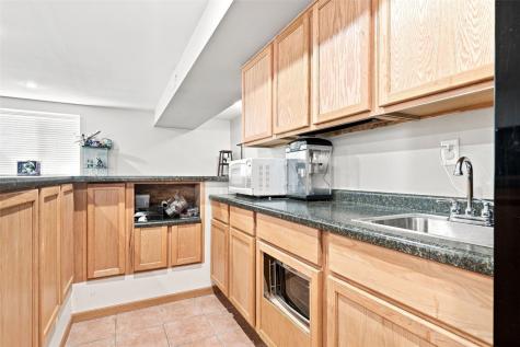 7916 Westfield Drive NE Cedar Rapids IA 52402