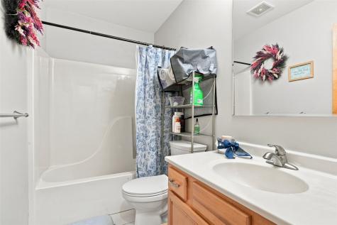 7916 Westfield Drive NE Cedar Rapids IA 52402