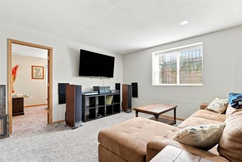 7916 Westfield Drive NE Cedar Rapids IA 52402