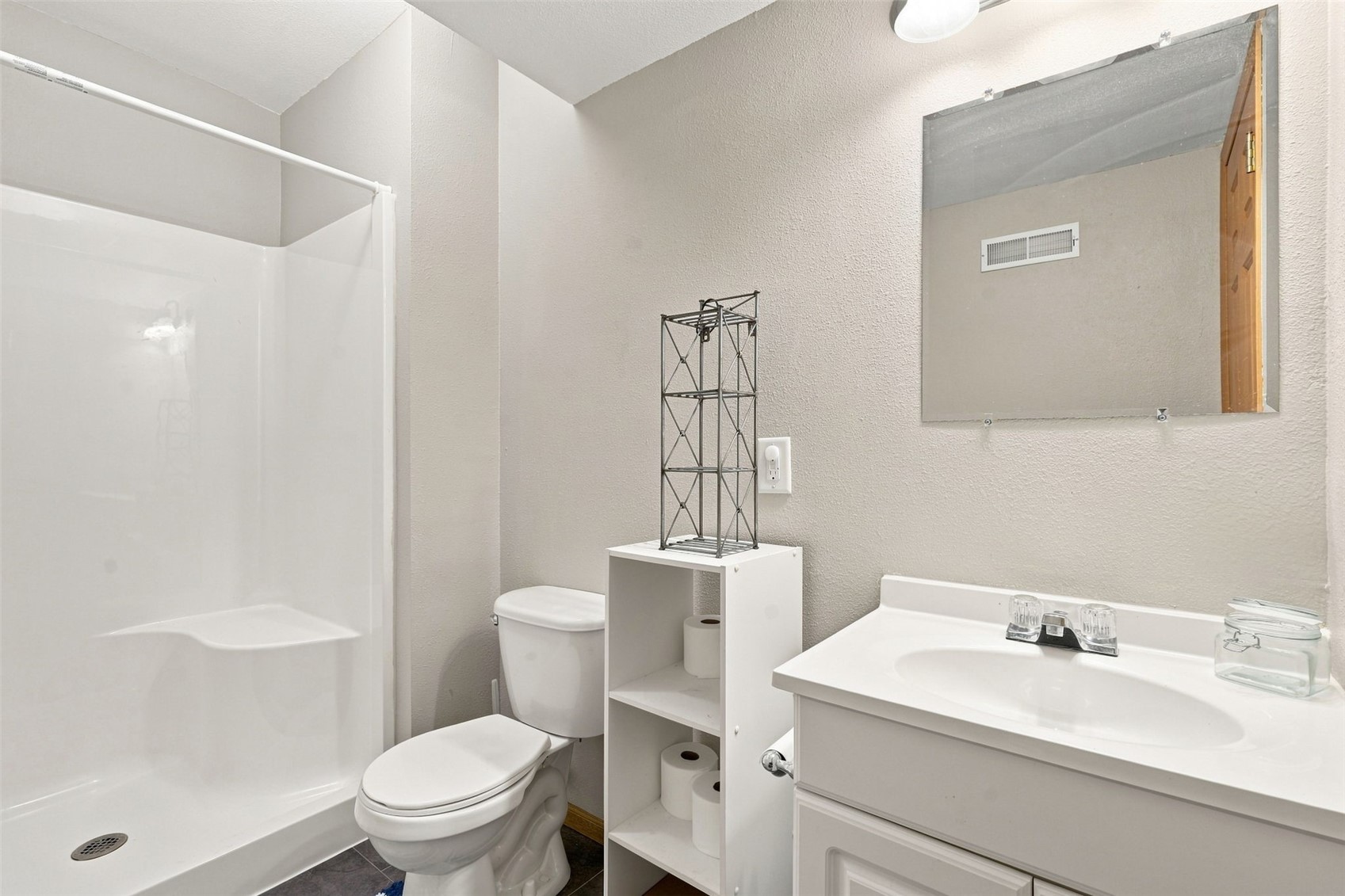 7916 Westfield Drive NE Cedar Rapids IA 52402