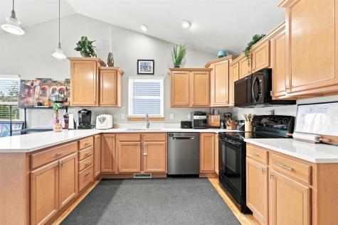 7916 Westfield Drive NE Cedar Rapids IA 52402