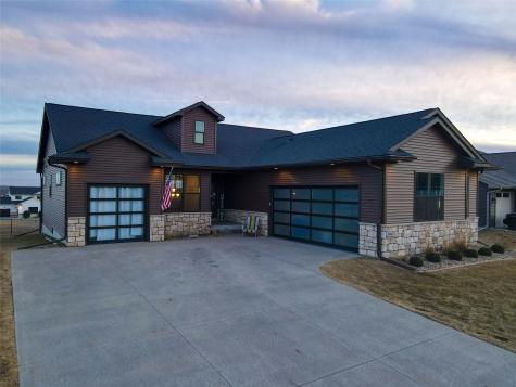 1804 Green Oak Pass Tiffin IA 52340